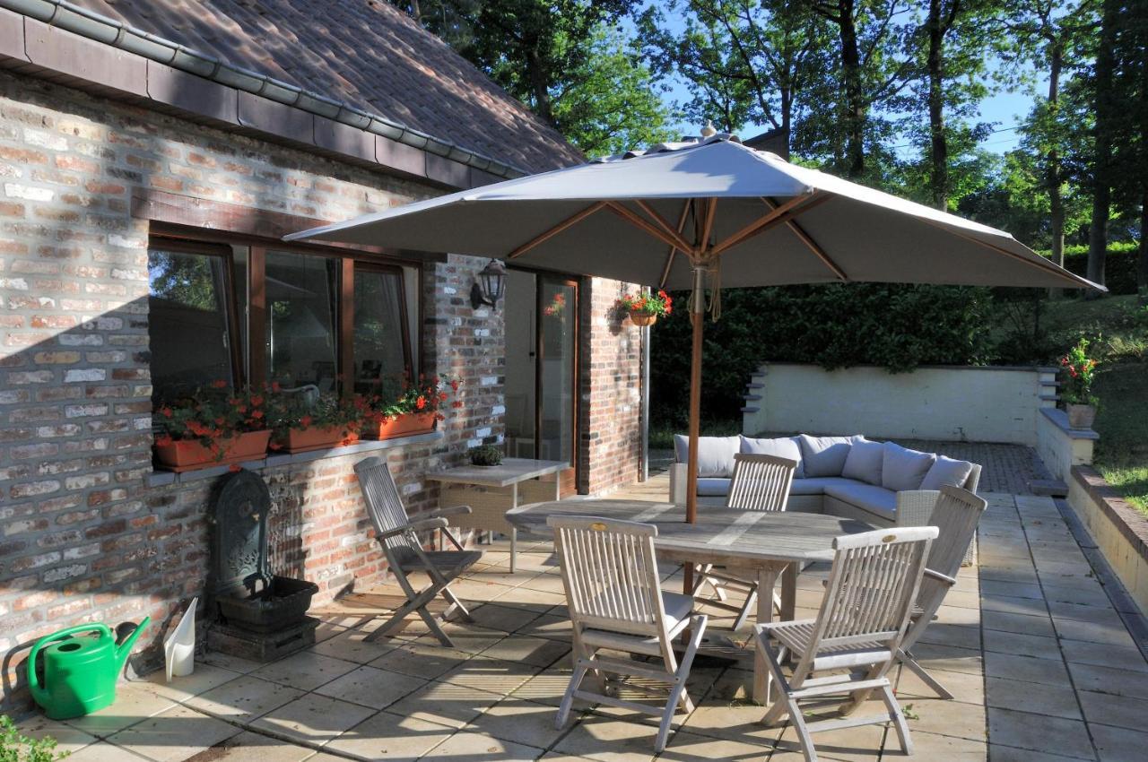 Suite Familiale Avec 2 Chambres Dans Une Villa - Quartier Vert Et Boise - 5 Kms De Namur  Exterior foto