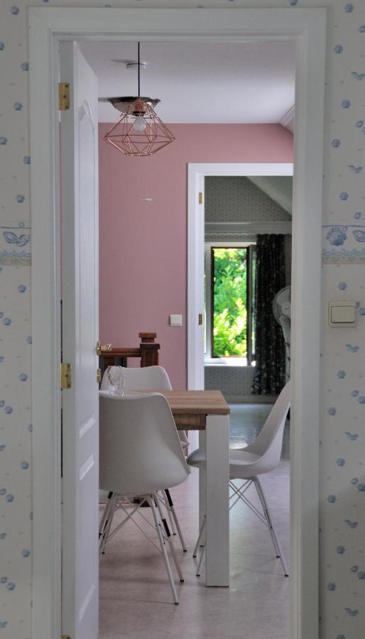 Suite Familiale Avec 2 Chambres Dans Une Villa - Quartier Vert Et Boise - 5 Kms De Namur  Exterior foto