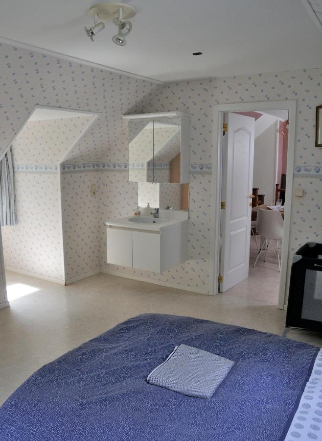 Suite Familiale Avec 2 Chambres Dans Une Villa - Quartier Vert Et Boise - 5 Kms De Namur  Exterior foto