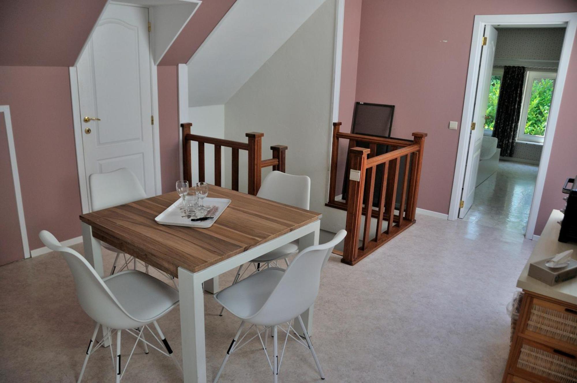 Suite Familiale Avec 2 Chambres Dans Une Villa - Quartier Vert Et Boise - 5 Kms De Namur  Exterior foto